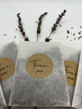 Load image into Gallery viewer, Lavender Wedding Toss
